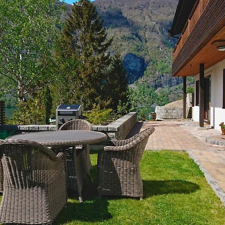 Otnes Fjordside Apartment Aurland Exterior foto