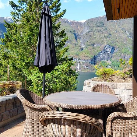 Otnes Fjordside Apartment Aurland Exterior foto