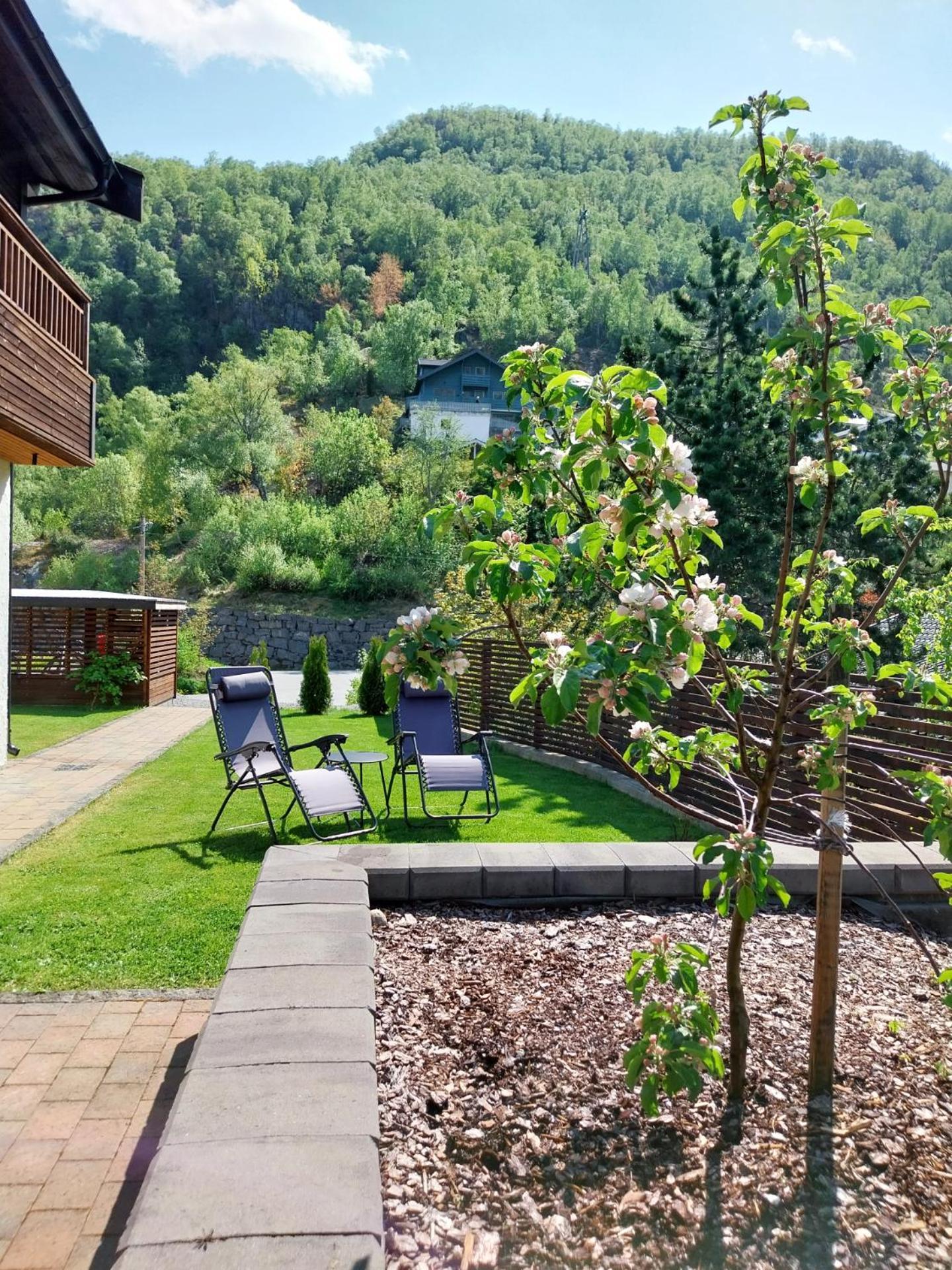 Otnes Fjordside Apartment Aurland Exterior foto